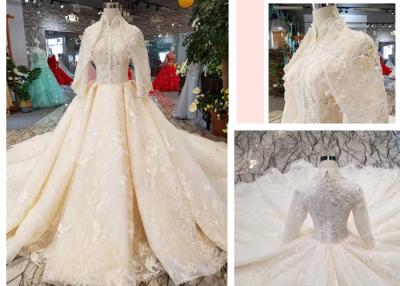 China 2018 hot selling Luxury long-sleeved Ivory White Retro applique shawl wedding dress for sale