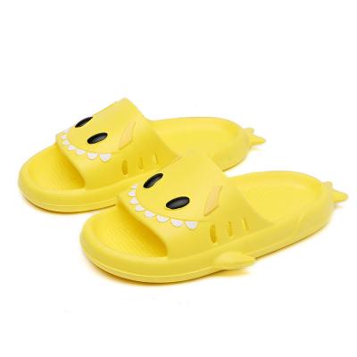 China 2022 New Light Spot Light Summer Children's Slippers Use Cute Boys And Girls Cartoon Bathroom Home Slippers for sale