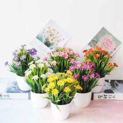 China Plastic Hot Sale Potted Artificial Plants And Decorative Plastic Daisy Flowers Bonsai for sale