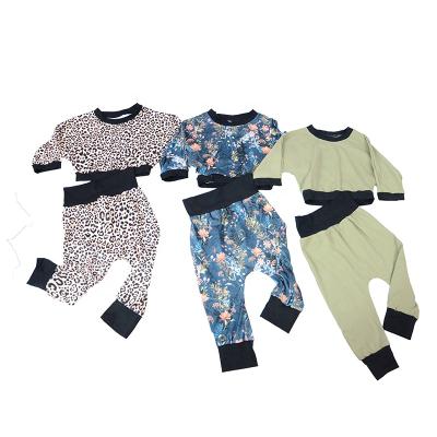 China New Casual Valentine's Day Boutique Kids Outfit Printing Boys And Girls Winter Print 2 Piece Set for sale