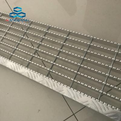 China Durable Easy Install 6063-T6 Anodized Aluminum Serrated Aluminum Walkway Grating For Security Walkway for sale