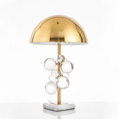 중국 2020 hot sale quality modern gold metal bedroom marble base modern table lamp 판매용