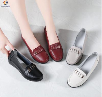 China Good Quality New Design Ladies Shoes Round Loafers Women's Slip On Flats Stylish Shoes Flats for sale