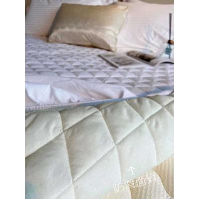 China Anti-Pull Color Mattress Protector Pure White Bedspread King Size for sale