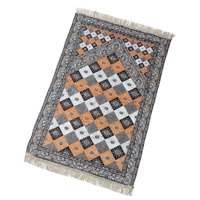 China Customized Islamic Muslim Turkish Prayer Rug Anti-Slip Prayer Blanket Padded Fashion Pattern Rug for sale