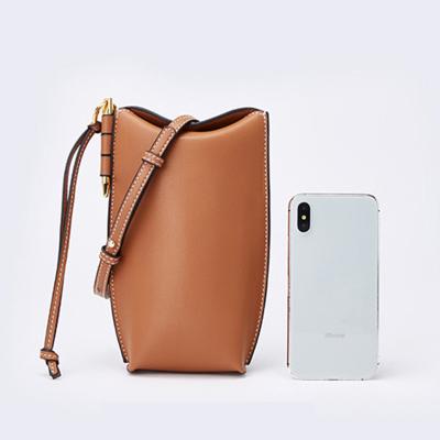 China Fashion Lady Leather Bag New Style Bucket Phone Bag Genuine Leather Handbag For Women,Mini Retro Leather Lady Sling Purse Shoulder Bag for sale