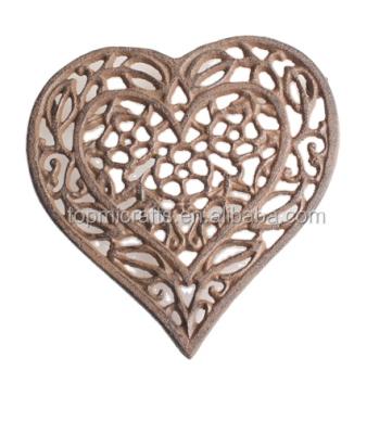 China Decorative Metal Heart Tripod Stocked Tableware for Kitchen or Dining Table Cast Iron Tripod for sale