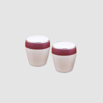 China Viable wholesale high quality bone china ceramic salt and pepper shaker for sale