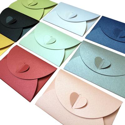 China Recyclable Custom Heart Button Envelope Postcard Lover Letter Invitation Business Pearl Paper Envelope Packaging Kraft Paper Envelope for sale