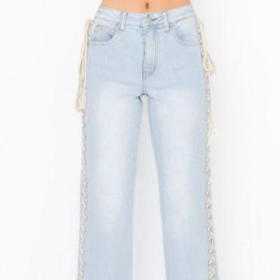 China HIGH WAIST 2022 NEW ARRIVAL QUICK DRY STRAIGHT LENG PANTS HIP POP STYLE LACE UP LIGHT WASHED WOMEN'S CASUAL JEANS BLUE COLOR for sale