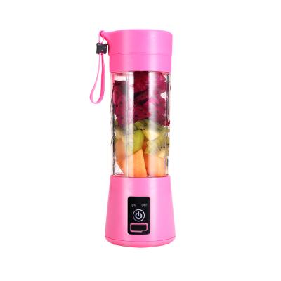 China Mini Juicer Machine Rechargeable Electric USB Outdoor Easy Cleaning Automatic Portable Fruit Squeezer for sale