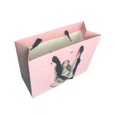 China Recyclable Paper Packaging Bag Tough Sales Clothes Pick Up Bag Customized Gift Bag With Cheaper Factory Price And Low MOQ for sale