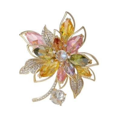 China Luxury Crystal Rhinestone Flower Brooches Women Metal Hibiscus Flower Brooches Women Ladies Wedding Gift Hot Sale Rhinestone Luxury Brooch Cloth Decoration for sale