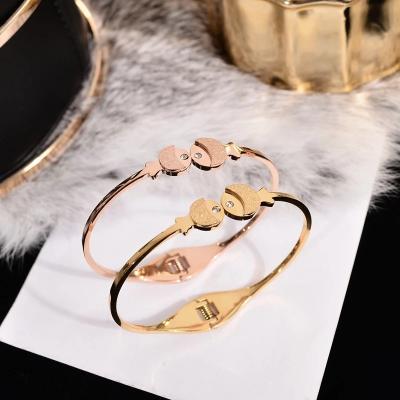 China 2021 Hot Selling Fashion Jewelry Rose Gold Titanium Steel Frosted Fish Gold Luxury Bracelet for sale