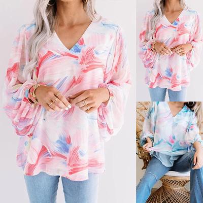 Chine Summer new style women's long-sleeved V-neck printed chiffon shirt pullover loose top women trendy à vendre