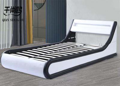 China Cama suave de cuero ergonómica del almacenamiento avanzado de la PU con la tira llevada de la lámpara en venta