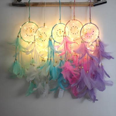 China Europe 11cm With LED Factory New Design Handmade Dream Catcher Pink Feather Dream Catcher With Light For Sale for sale