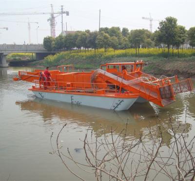 China Water Skimmer Hunter Amphibious Weed Harvester Weed Scavenger Boat Waste Harvester for sale