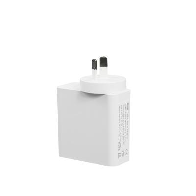 China UniversalÂ   High power portable wall fast charger suitable for computer and mobile phone for sale