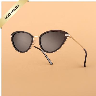 China Custom 2022 OEM Logo Fashion Mirror Eyewear Cat Eye Titanium Bamboo Women Spring Frame Metal Wood Sunglasses Fashion Sunglasses for sale