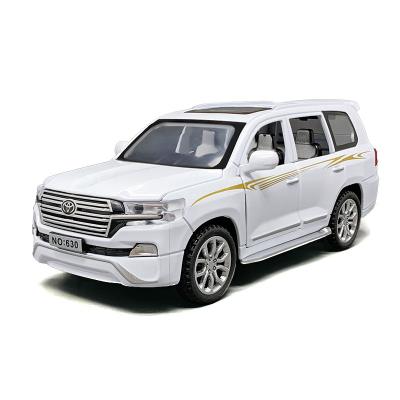 China Car Decoration Land Cruiser 1:32 Model Car Diecast Model Eco-friendly Metal Pull Back Toy Cars for sale