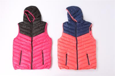 China Ladies Color Matching Utility Gilet Vest Lightweight Hooded Padded Vest for sale