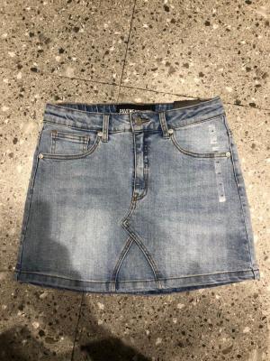 China Kühler Kurzschluss Jean Skirt Stockpapa-Damen-Denim-Bleistift-Rock Fashipn zu verkaufen