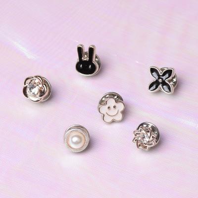 China Nickel Free Fashion Metal Buttonless Accessories Button Brooch Flower Pearl Rhinestone Pin Buckle for sale