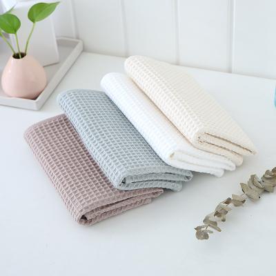 China Sheer Face Towel Cotton Plain Honeycomb Face Towel Child Safe Waffle Exfoliating Face Cleansing Towel for sale