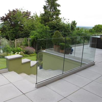 China Modern Over Floor Glass Railing System Frameless Outdoor Balcony Deck Glass Railing for sale