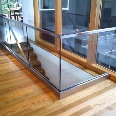 China Mate Aluminum Sight Glass U Channel Railing Modern Balustrade Railing System for sale