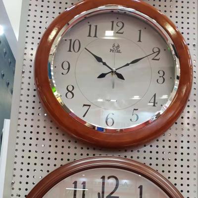 China Elegant antique style the big size home decoration bamboo clocks PW369 40cm wooden log fashion quartz wall clocks for living room for sale