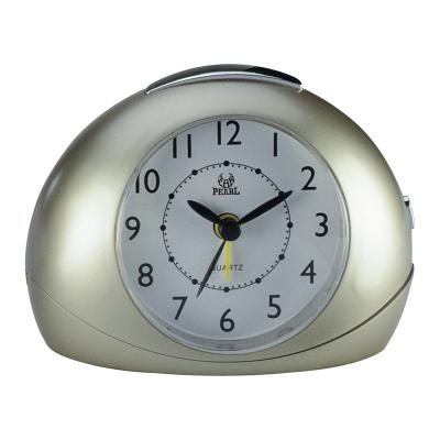 China Minimalist high quality non ticking analog alarm clock with simple nightlight and nap to set clocks, battery operated for sale