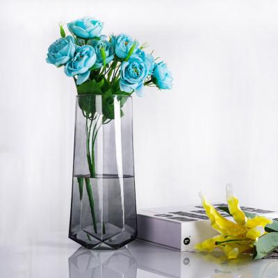 China Eco-friendly Decoration Ornaments Hand Clear Flower Vase Blown Glass Vase For Flowers for sale