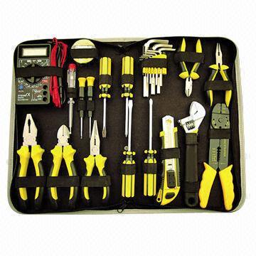 China Cheap Portable Tool Kit 26 Pieces Dielectric Tools Kit With Zipper Bag for sale