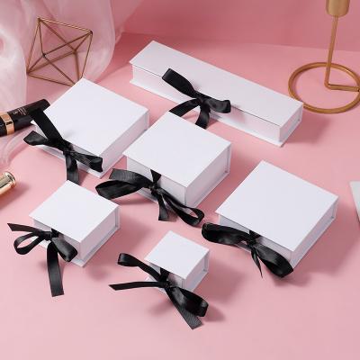 China Romantic Custom Paper Jewelery Storge Box Black Bowknot Jewelry Gift Drawer White Jewelry Boxes With Logo for sale