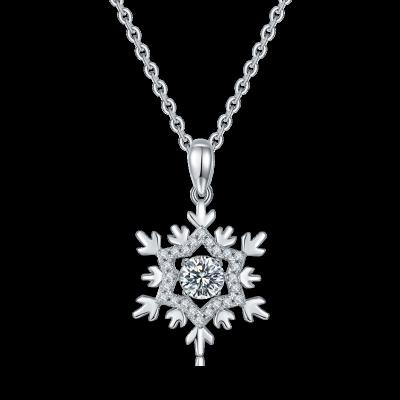 China FASHIONABLE Splendid Women Claw Setting 0.5ct Moissanite 925 Sterling Silver Snowflake Pendant Necklace for sale