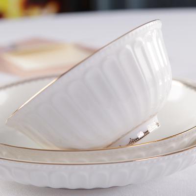 China Luxury Fine Rim White Dish Plate Porcelain Gold Bone China Dinnerware Stocked Ceramic Wedding Sets for sale