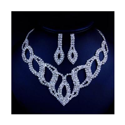 China Factory 3Pcs Luxury Romantic Chinese Rhinestone Necklace Earrings Set Costume Accessories Diamond Stainless Steel Women Loose Jewelry for sale