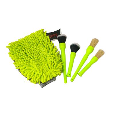 Chine Le nettoyage vert de voiture de gant de tissu balaye la brosse des véhicules à moteur de lavage de gants de Chenille de 25cm à vendre