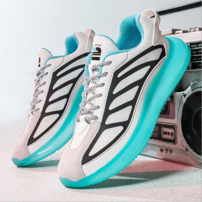 China CUSHIONING new arrival fashion luxury reflective material men's shoes 2021 breathable male casual shoes sneakers for sale