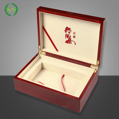 China Handmade New Design Wooden Box Luxurious Wooden Gift Box for sale