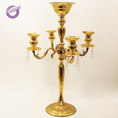 China ZT49270 Fancy Gold Wedding 5am Decoration Metal Candle Holder With Crystal Hanging for sale