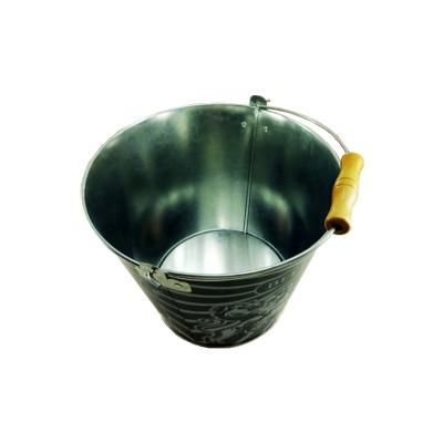 China 5L sustainable galvanized metal ice bucket tin with wooden handle metal beer ice bucket with factory price for sale