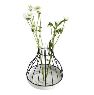 China Hotsell Simple Metal Flower Metal Traditional Chinese Geometry White And Black Vase For Home Decor for sale