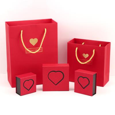 China Recyclable Square Shape with Red Heart Ring Cardboard Jewelery Box for sale