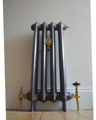 China 2000w Bathroom Steam Polish And Lacquer Old Cast Iron Radiators With Air Vent for sale