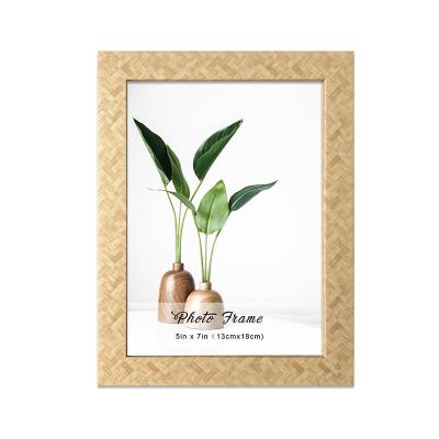 China Nordic Home Decorative Modern Table Top Decor Reusable Plastic Lightweight Style Photo Frame for sale