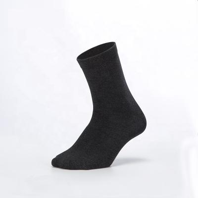 China Breathable Custom Logo Design Cotton Sports Crew Socks Solid Mens Socks for sale