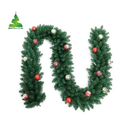 China Plastic and Iron 2023 New Style Hot Wholesale Artificial Christmas Decorative Wreath Wall Ornaments for Holiday for sale